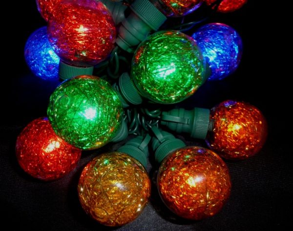 Multi-colored globe LED light string with tinsel
